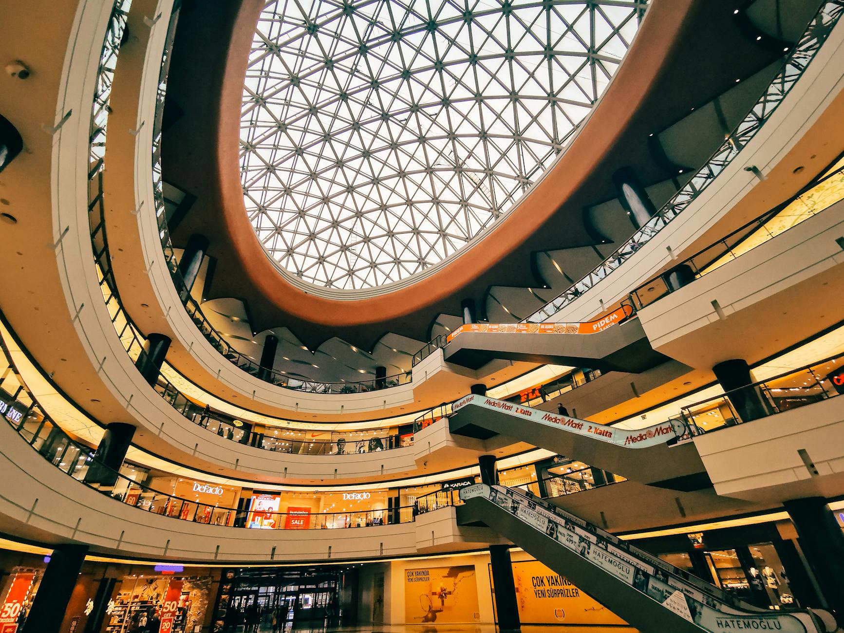 aventura mall miami multi-level interior