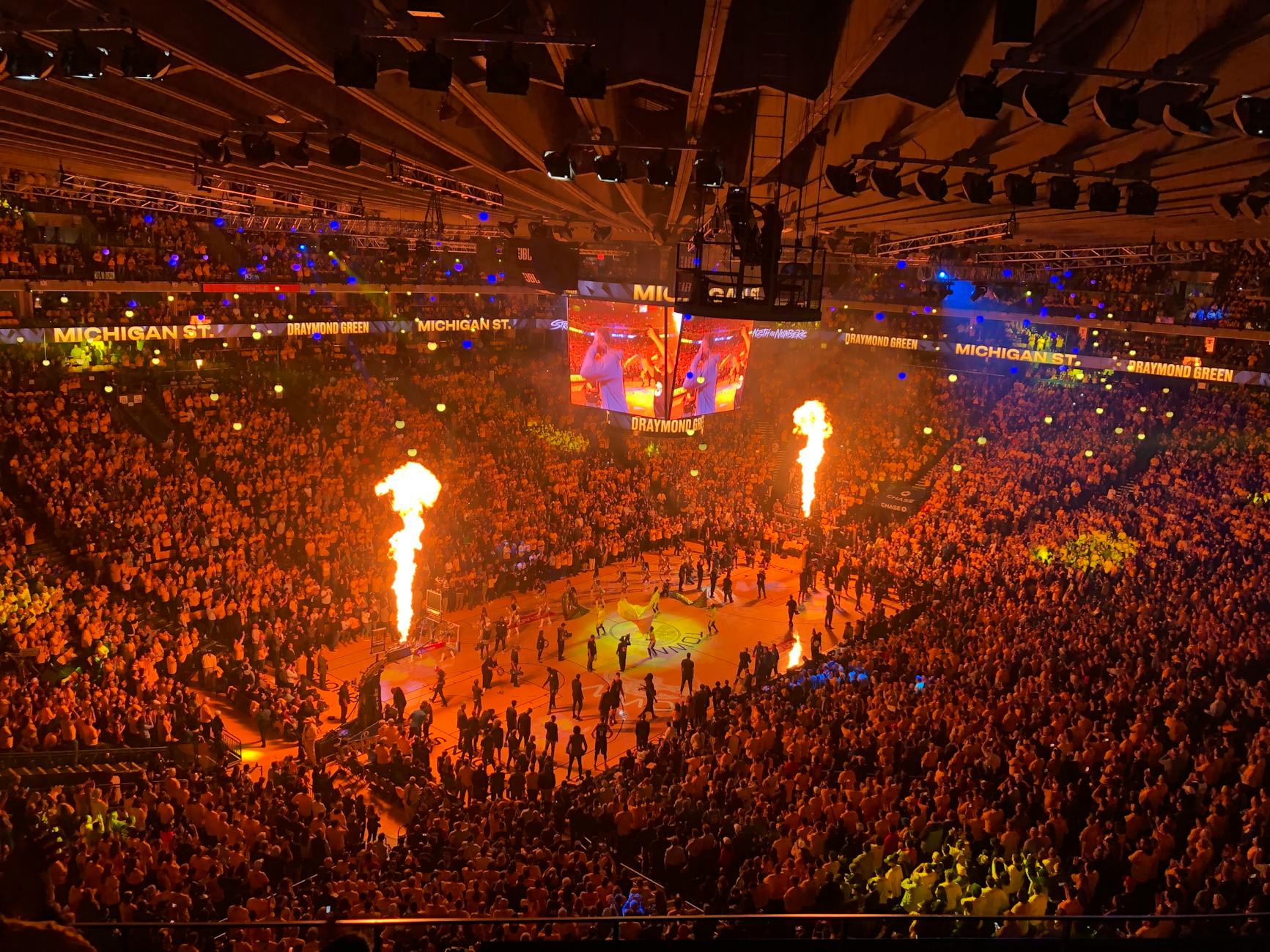 Downtown Miami's Kaseya Center hosts the Miami Heat and major concerts