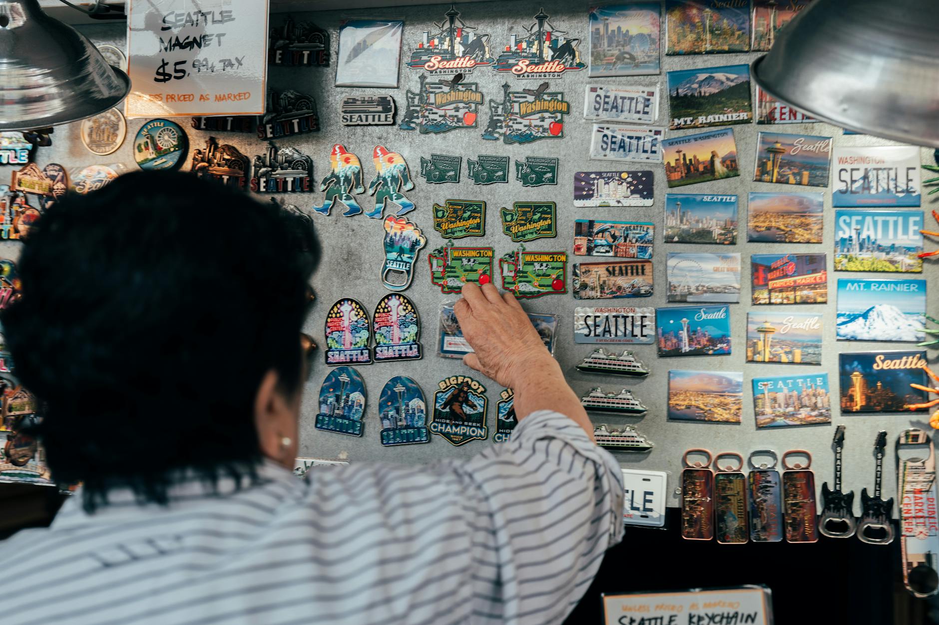 miami souvenirs magnets shop