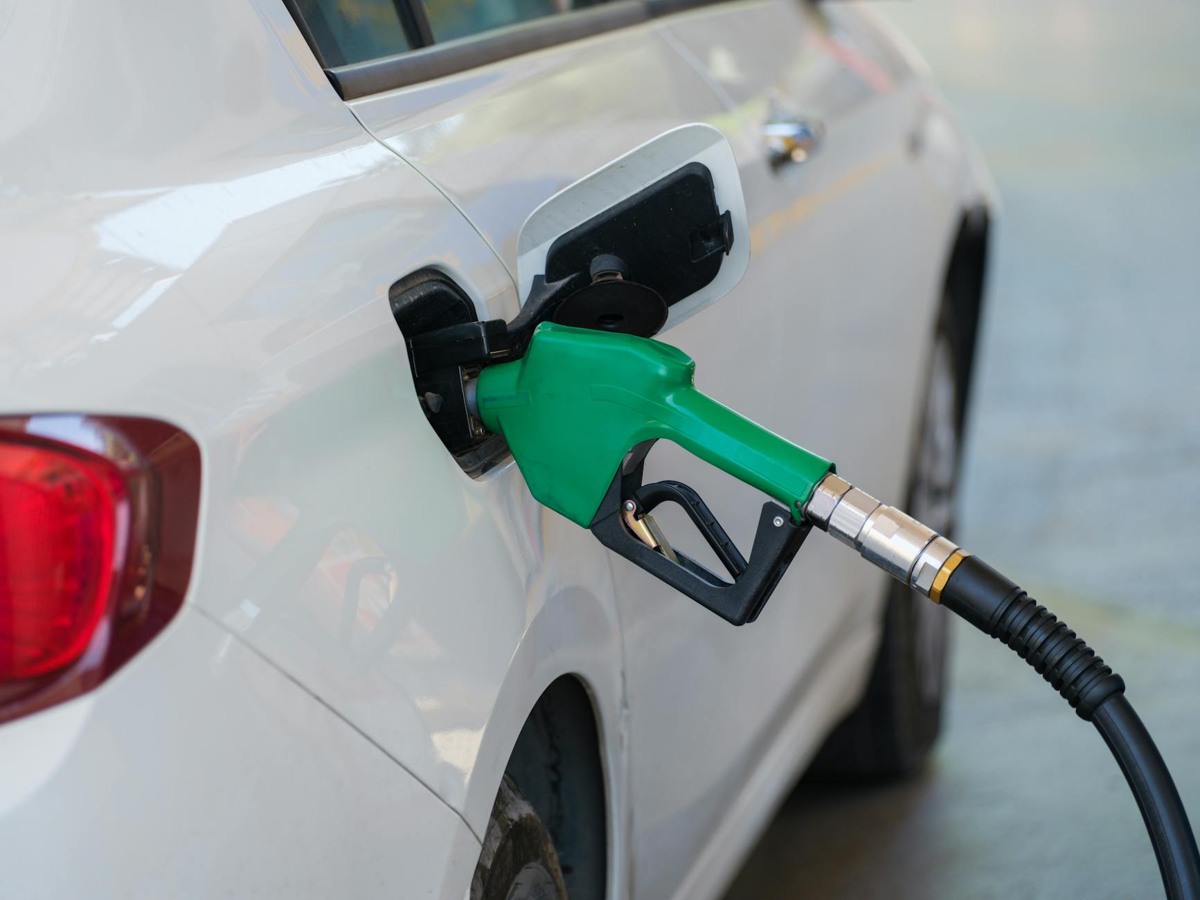 car rental miami tips gas station