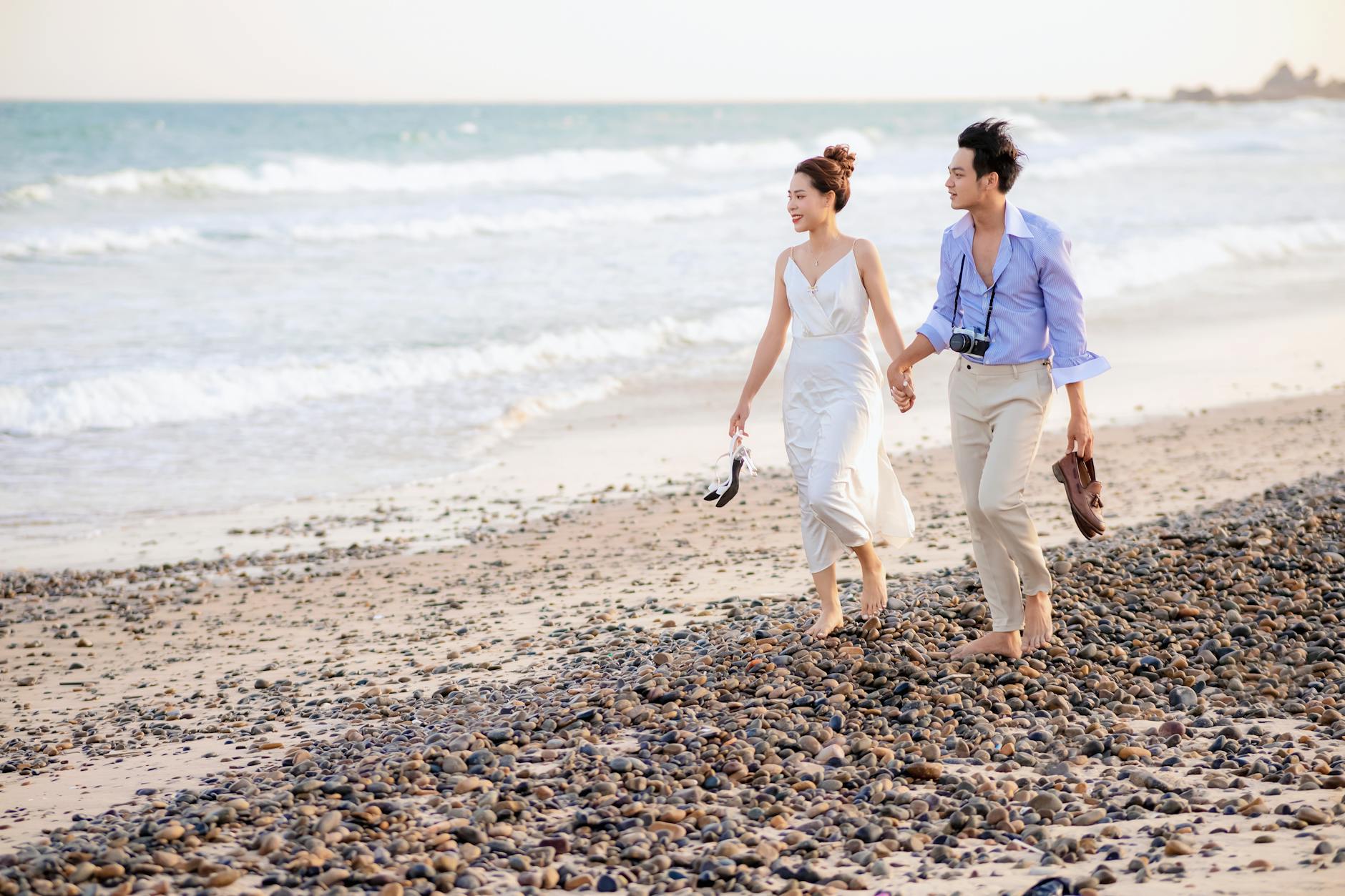 miami honeymoon couple beach romantic
