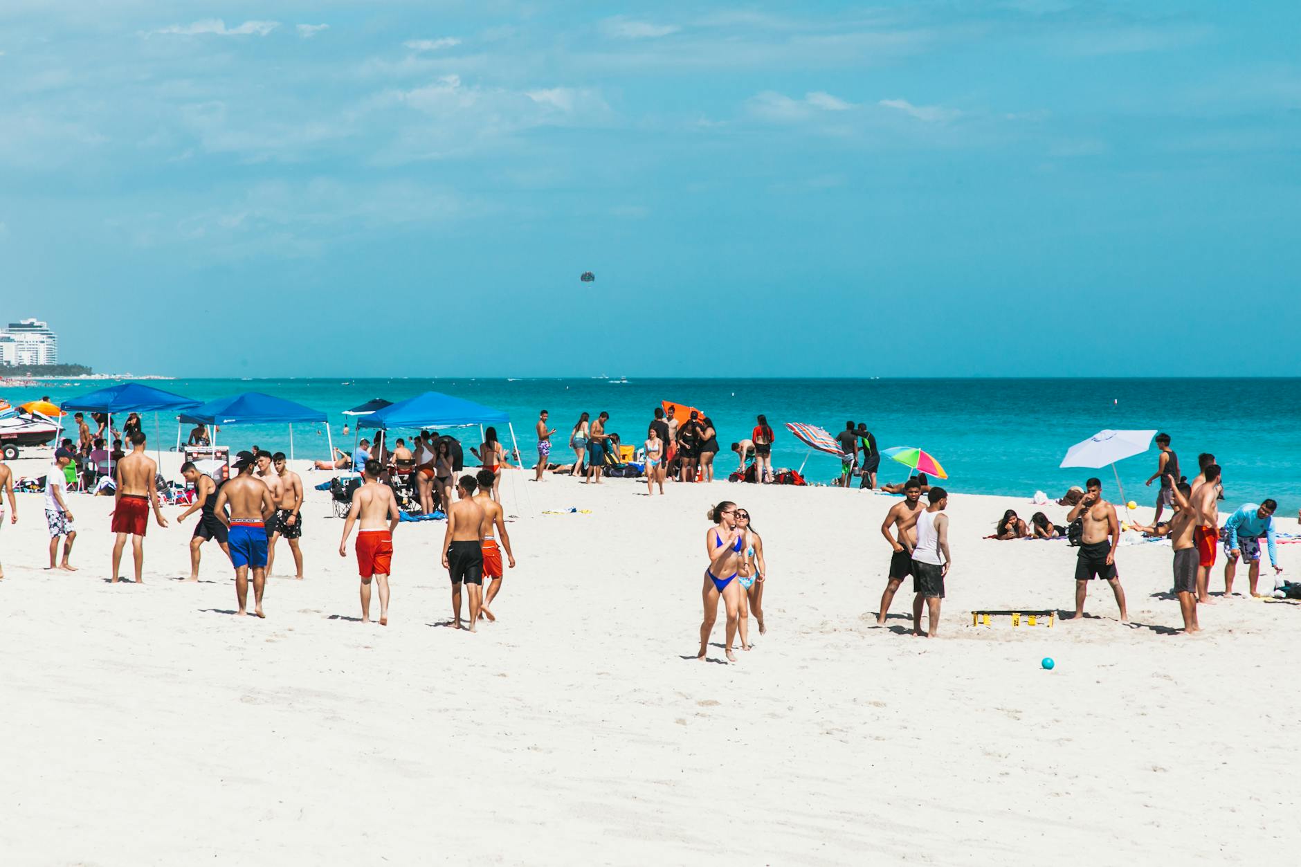 is miami safe for tourists daytime walking