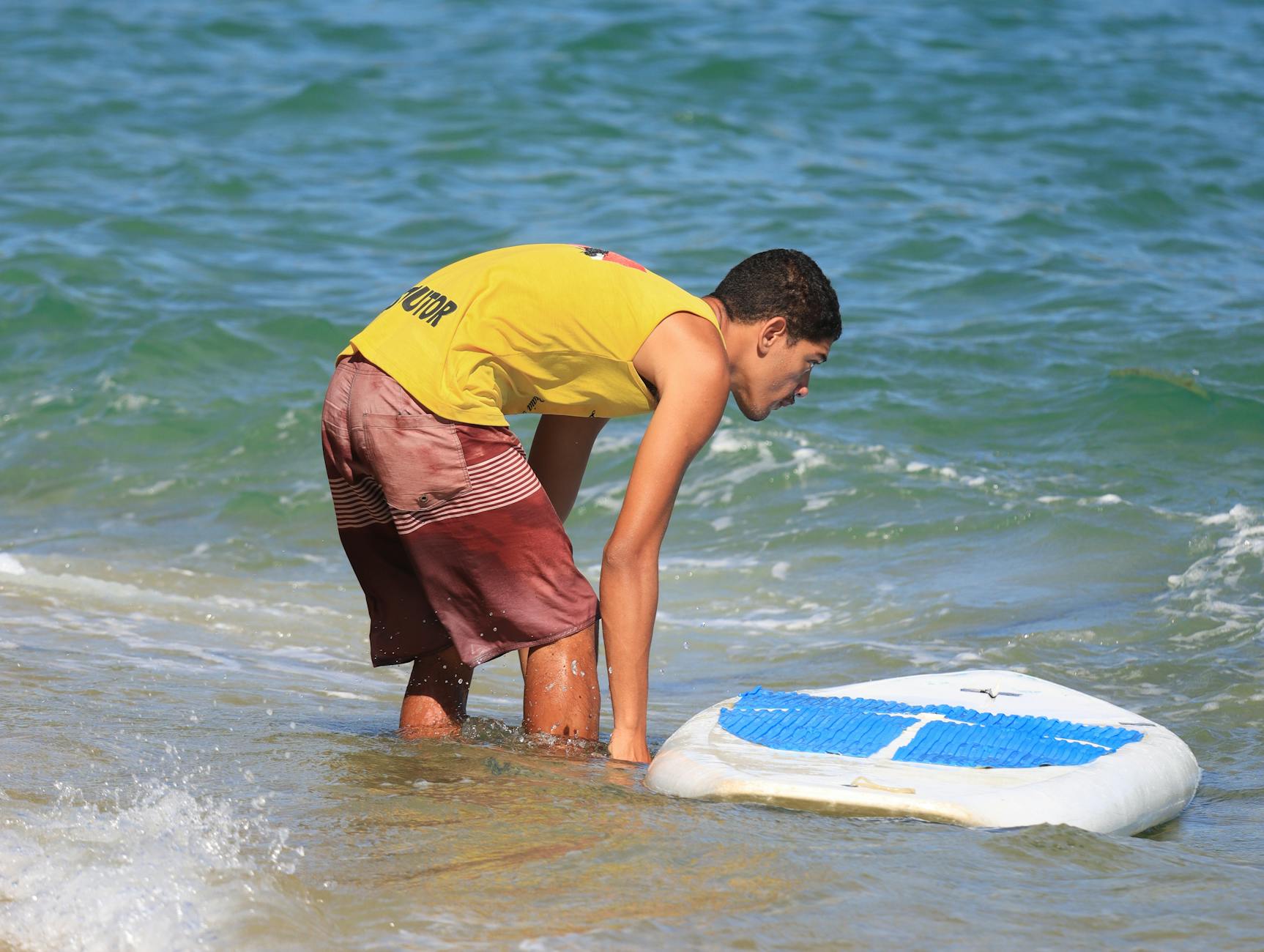 miami with teenagers paddleboard ocean