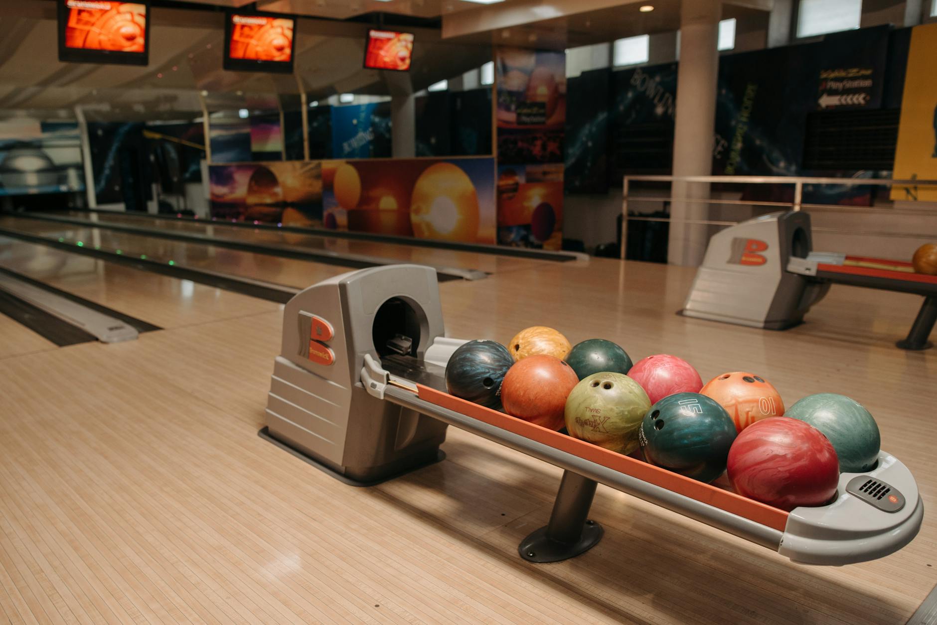 miami theme parks bowling family