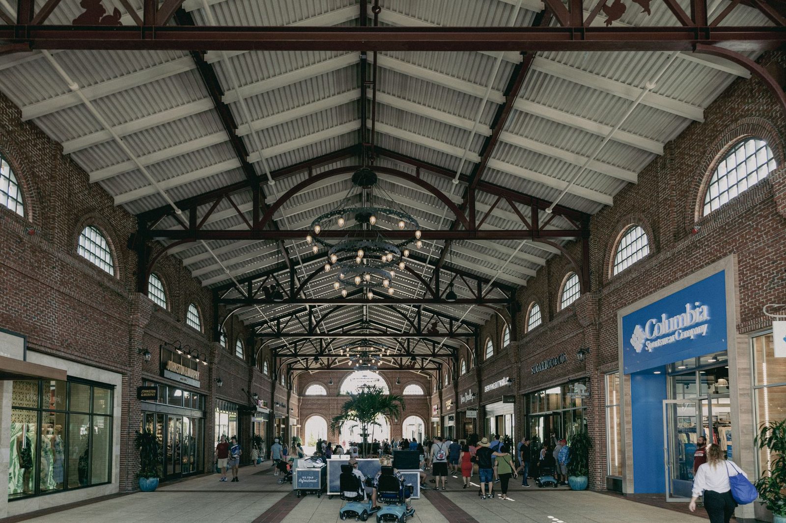 sawgrass mills outlet mall storefronts